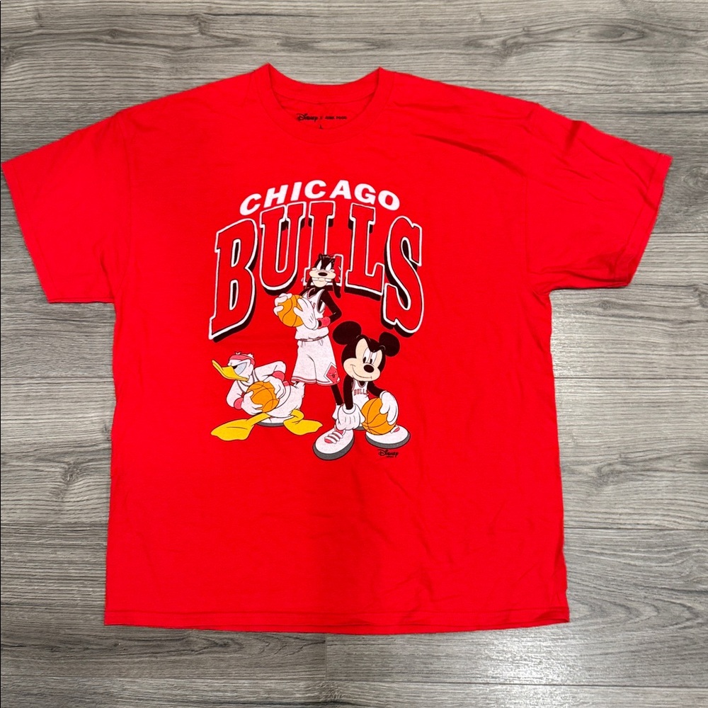 Disney x Junk Food Clothing Colab NBA Chicago Bulls Men’s Tee Size Large
